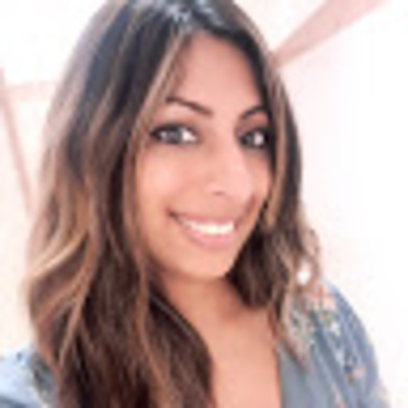 Poshmark profile picture for @fia21